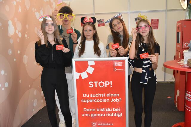 Auch als Promo-Mitarbeiterin beziehungsweise Promo-Mitarbeiter gibt es einen coolen Job bei MeinBezirk. | Foto: Michael Strini