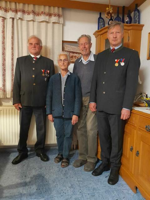 von links: Josef Rauter, Elisabeth und Adolf Löcker, Alois Kocher | Foto: Kameradschaft Ramingstein