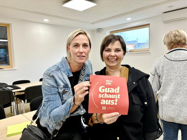 Diese Aufkleber zieren ab sofort jene Wirtshäuser im Bezirk, die an der Aktion teilnehmen. | Foto: Margot Jeitler