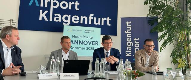 Neue Route Hannover: Christian Henkel (Geschäftsführer UKS Touristik), Flughafen-Klagenfurt-Geschäftsführer Maximilian Wildt, Beteiligungsreferent und Lhstv. Martin Gruber und Tourismusreferent Sebastian Schuschnig stellen den neuen Tourismusimpuls vor. | Foto: MeinBezirk.at