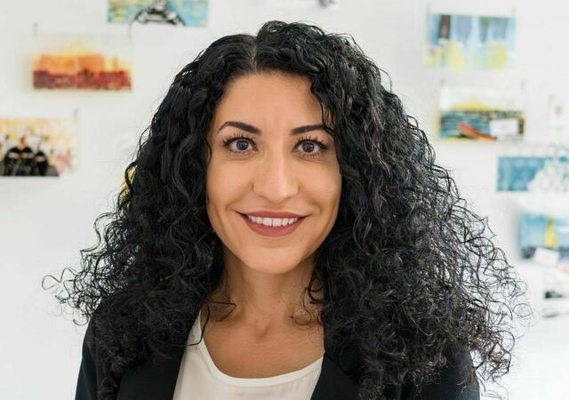 Shoura Zehetner-Hashemi betont, wie wichtig Protest als Werkzeug in einer Demokratie sein kann.  | Foto: Harald Wandl