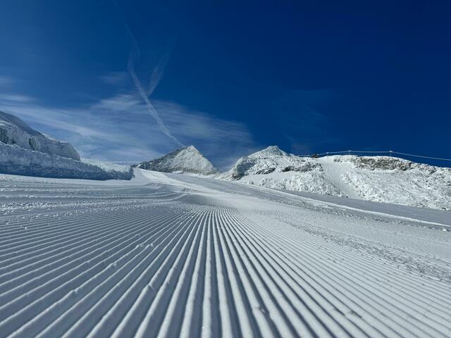 Saisonauftakt am Hintertuxer Gletscher: Mit perfektem Schnee und strahlendem Sonnenschein startet die Skisaison am Hintertuxer Gletscher. | Foto: Vitalpin