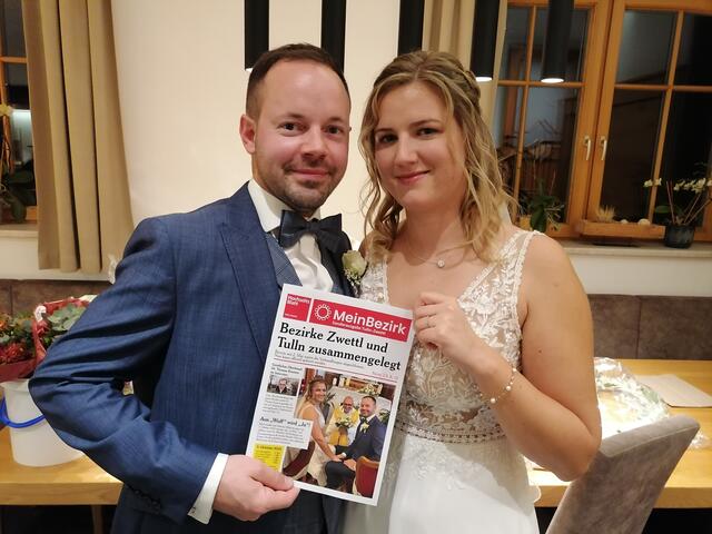 Zur Feier der Hochzeit von Ines Leutgeb aus Zwettl-Stadt und Andreas Miklosek aus Ollern (Tulln) wurde beschlossen, die beiden Bezirke zusammenzulegen. | Foto: Evi Leutgeb