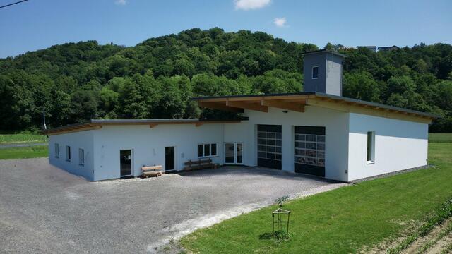 Ins neue Rüsthaus flossen rund 700.000 Euro und 7.700 Stunden an Eigenleistung.  | Foto: Kurzweil 