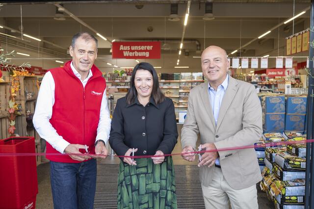 V.l.: Janko Selinsek (Marktleiter Thomas Philipps Gralla), Tanja Fauland-Gratz (Bürgermeisterin Gralla) und Martin Gaber (Geschäftsführer Thomas Philipps Österreich) bei der feierlichen Eröffnung des neuen Marktes in Gralla | Foto: © Fischer
