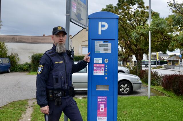 „Das Handyparken wird sehr gut angenommen“, so Abteilungsinspektor von Neunkirchen Thomas Proy. | Foto: Elisabeth Peinsipp