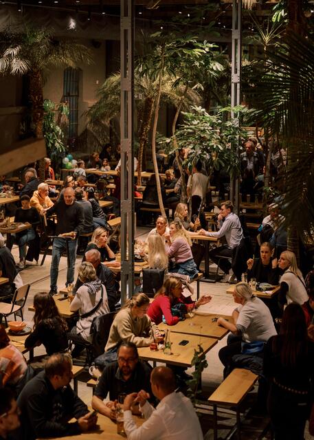 Viele Palmen zieren die Foodhall. | Foto: Chiaramilo