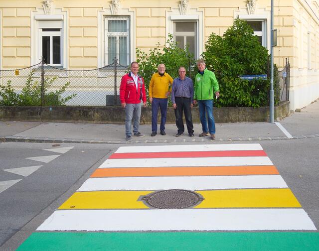 Wolfgang Motz (SPÖ), Walter Liwanetz (NEOS), Bernhard Rainer (ÖVP) und Rene Zehner (GRÜNE) sind stolz auf ihr sozialpolitisches Statement. | Foto: zVg.