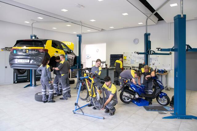 Ob Autos, Mopeds oder Fahrräder – beim Öamtc ist Vielseitigkeit gefragt. | Foto: Öamtc