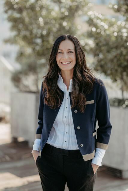 Maria Hubmer-Mogg will als Spitzenkandidatin der DNA bei der steirischen Landtagswahl antreten und sammelt dazu Unterstützungserklärungen. | Foto: Michaela Begsteiger