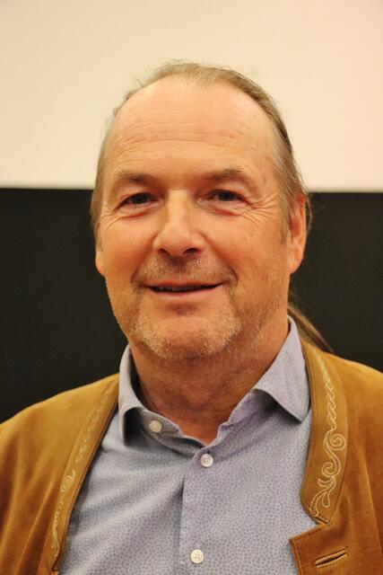 Gunnar Michelitsch, Obmann Lebenswertes Wildon: „Wir nehmen an, dass der zweigleisige Ausbau der bestehenden Eisenbahntrasse zu einer Hochleistungs-Transitstrecke überwiegend für den Güterverkehr wird“. | Foto: Edith Ertl