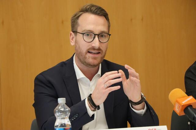 Landtagsabgeordneter Philip Wohlgemuth erzählt über die Wichtigkeit von Integration. | Foto: Celina Leitner
