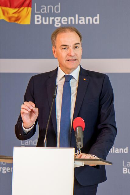 „Um eine optimale und würdige Versorgung von Nord bis Süd auch im Palliativ- und Hospizbereich gewährleisten zu können, planen bzw. sind wir bereits in Umsetzung eines Ausbaus der Versorgung auf allen Ebenen – von der mobilen bis zur stationären Betreuung“, betonte Landesrat Leonhard Schneemann. | Foto: Landesmedienservice Burgenland