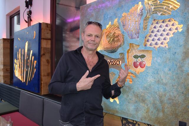 Klaus Biedermann ist nicht nur DJ und Produzent, sondern auch Künstler. | Foto: Patricia Hillinger/MeinBezirk