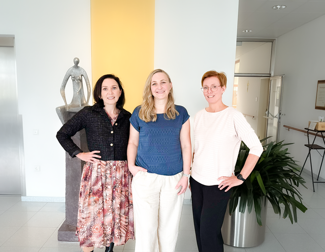 Deborah Neumüller, Leiterin Kompetenzfeld Senioren FraDomo GmbH, Renate Peinthor, Leiterin des Betreuungs- und Pflegedienstes FraDomo Gallspach, Evelin Zarol, Hausleiterin FraDomo Gallspach. | Foto: FraGes Holding GmbH