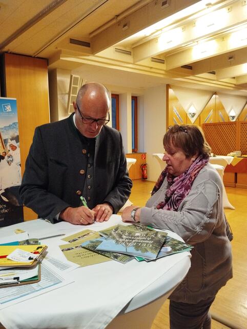 Sonja Edlinger im Austausch mit Paul Reicher | Foto: Veronika Frank