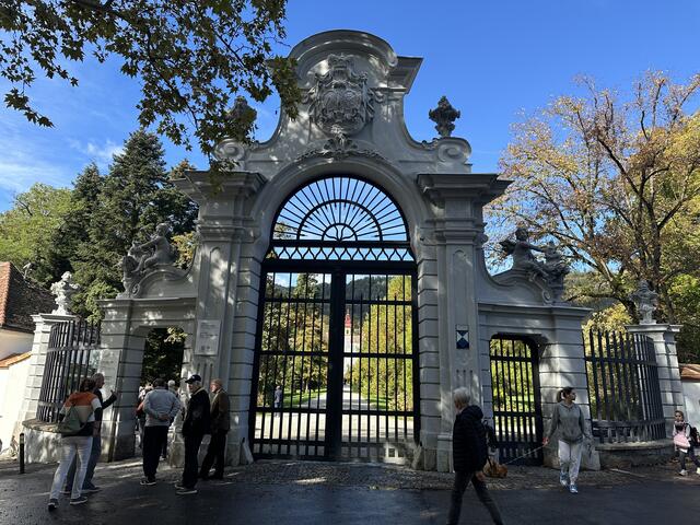 Der Eingang zum Schloss