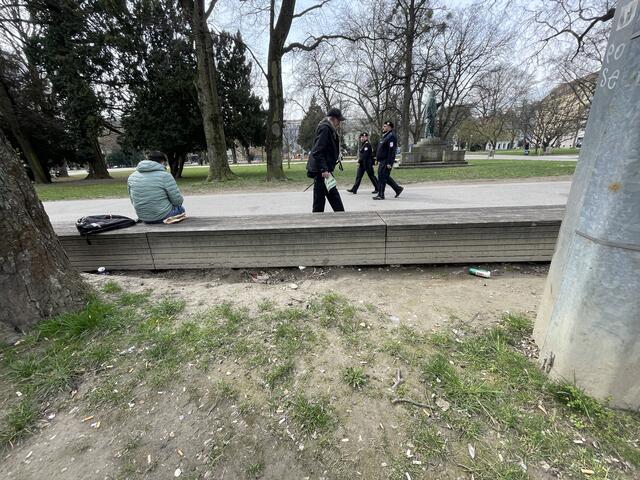Der Ordnungsdienst kontrolliert in den Linzer Parks die Einhaltung des Alkoholverbots. | Foto: MeinBezirk