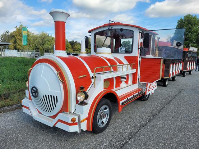 Der „Gartenschau-Express“-Bummelzug ist beim Baustellenfest im Einsatz. | Foto: Landesgartenschau GmbH