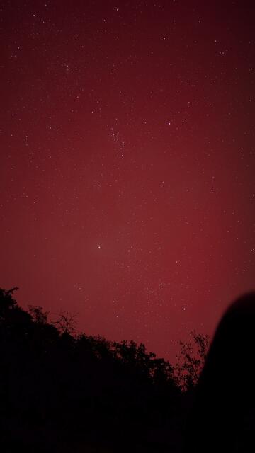 Polarlichter waren in Bad Kreuzen in der Nacht von Donnerstag auf Freitag in der Zeit 1.30 bis 2 Uhr gut sichtbar. | Foto: Matthias Köck