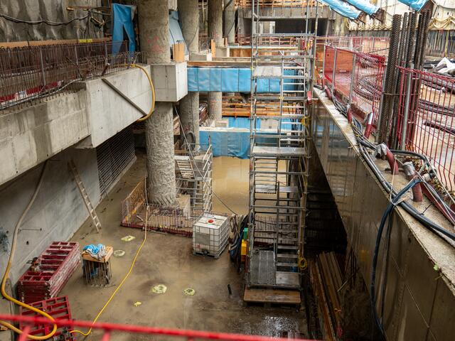 Ab kommender Woche Dienstag, 15. Oktober, sollen Instandsetzungsarbeiten an der beschädigten Flusssohle des Wienflusses im Bereich der Pilgramgasse starten. | Foto: Wiener Linien/Christian Fuerthner