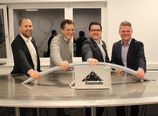 Über 160 metallverarbeitende Betriebe im Ybbs- und Erlauftal: Eisenstraße-Themenfeldsprecher Markus Felber (Fuchs Metalltechnik), Beta-Campus-Obmann Thomas Welser (Welser Profile), Gerald Danko (Seisenbacher) und Nationalratsabgeordneter Andreas Hanger | Foto: eisenstrasse.info