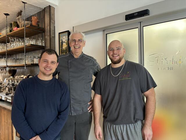 Alex Neusser, Erich Dechatshofer (Chefkoch) und Christopher Laha (Sous-Chef). | Foto: Nina Taurok