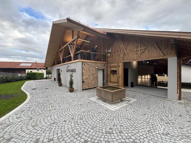 Das Leitlhaus nach dem Umbau: Das historische Gebäude erstrahlt nach 11 Monaten intensiver Sanierungsarbeit in neuem Glanz. | Foto: Kendlbacher