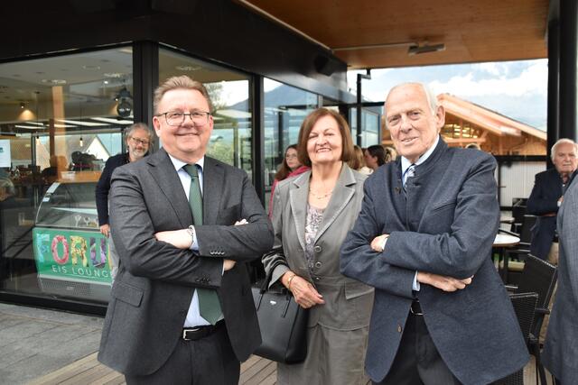 Bgm. Josef Karbon mit Altbgm. Hans Tanzer und Gattin. | Foto: Kendlbacher