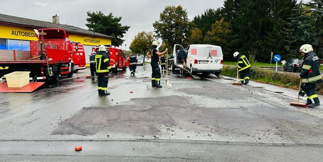 Donnerstagnachmittag wurde eine Ölspur beseitigt. | Foto: Stadtfeuerwehr Oberwart