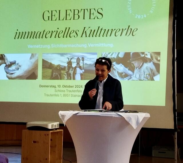 Katharina Krenn bedankte sich bei allen, die den Weg nach Trautenfels gefunden haben. | Foto: Veronika Frank