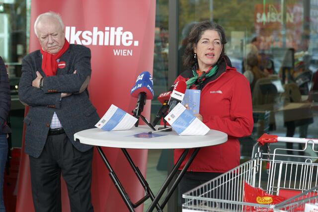 Volkshilfe Geschäftsführerin Tanja Wehsely betont: „Die Teuerungswelle belastet weiterhin viele Menschen in Österreich“. | Foto: Max Spitzauer/MeinBezirk