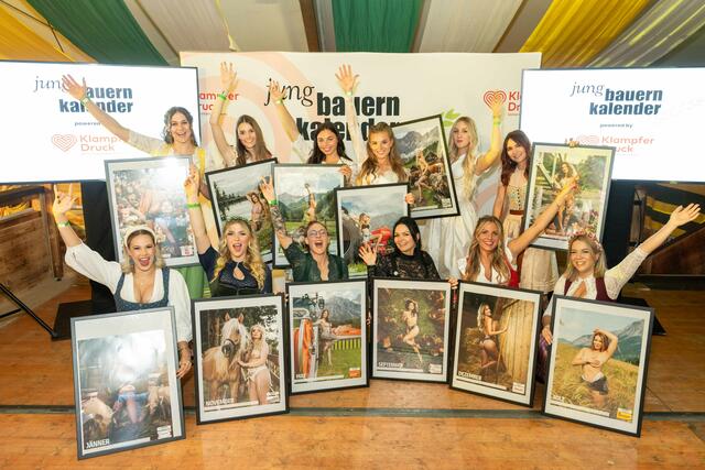 Die Damen des Jungbauernkalenders. | Foto: Jungbauernkalender