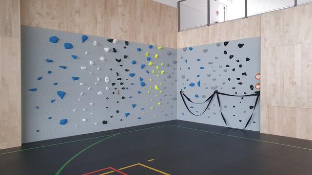 Dreifachturnhalle mit Klettermöglichkeit. | Foto: Stadtgemeinde Hollabrunn