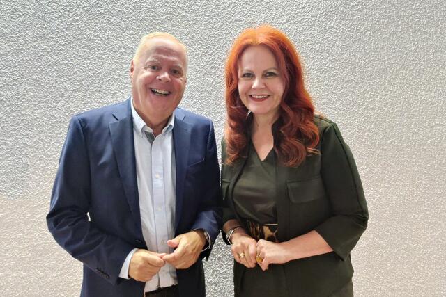 Bei den Gesundheitsgesprächen im Bezirk Schwaz: Werner Salzburger (Vorsitzender des Landesstellenausschusses der ÖGK in Tirol) und LRin Cornelia Hagele.
 | Foto: Land Tirol