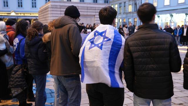 Am 7. Oktober 2023 kam es zum Terrorangriff der Hamas gegen Israel. Aus dem Grund gab es eine Gedenkveranstaltung in Wien. | Foto: Andreas Pölzl/RMW