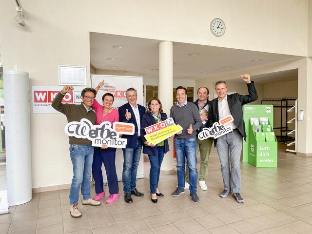 Fachgruppenobmann-Stv. Timm Uthe, Chefredakteurin Sabine Wolfram, Bezirksstellenleiter Andreas Krenn, Obfrau Doris Schreiber, Fachgruppenobmann Andreas Kirnberger, Fachgruppenobmann-Stv. Wolfgang Kessler und Fachgruppengeschäftsführer Clemens Grießenberger. | Foto: Mitarbeiterin der WK-Bezirksstelle Gmünd