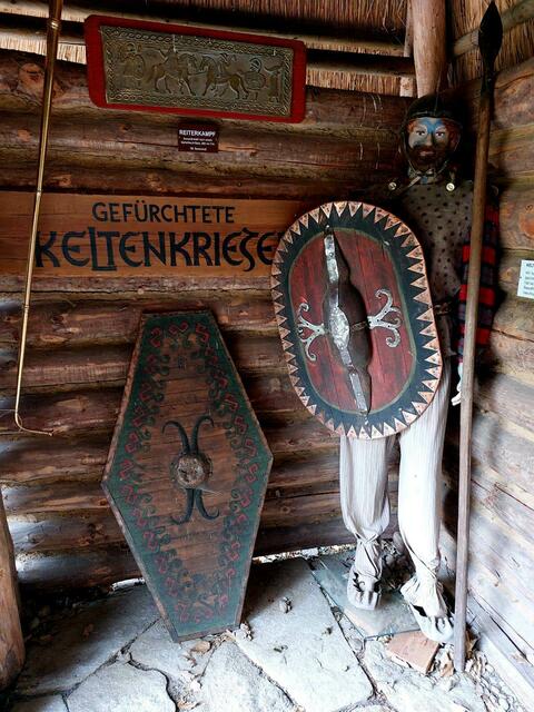 In der Schauhütte der 
Keltenkrieger !
