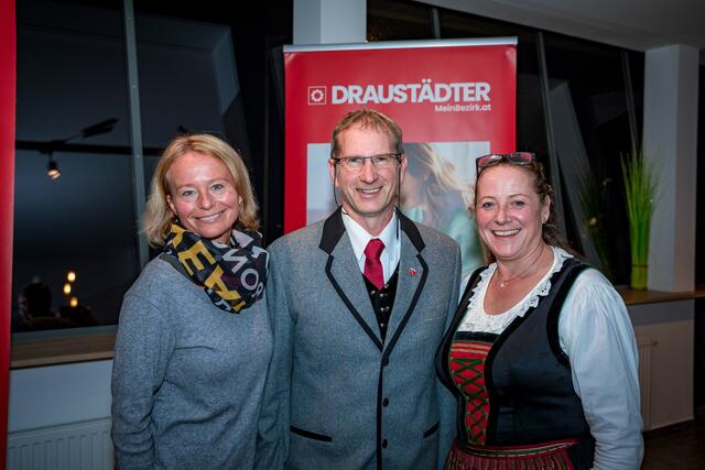 Freuten sich über einen gelungenen Abend: Andrea und Vzbgm. Andreas Fillei, Obfrau Klaudia Gschwandtner.
