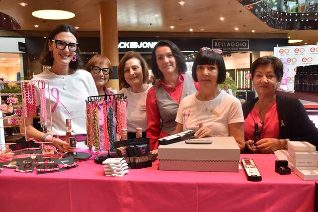 Der Pink Ribbon-Aktionstag fand wieder im eo Oberwart statt. | Foto: Michael Strini