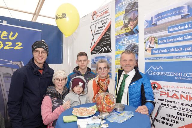 Lange dauert es nicht mehr und der Winter ist da - gut das man sich beim Stand der Grebenzen schon einmal Lust auf die ersten Schwünge im Schnee holen konnte. | Foto: Michael Blinzer