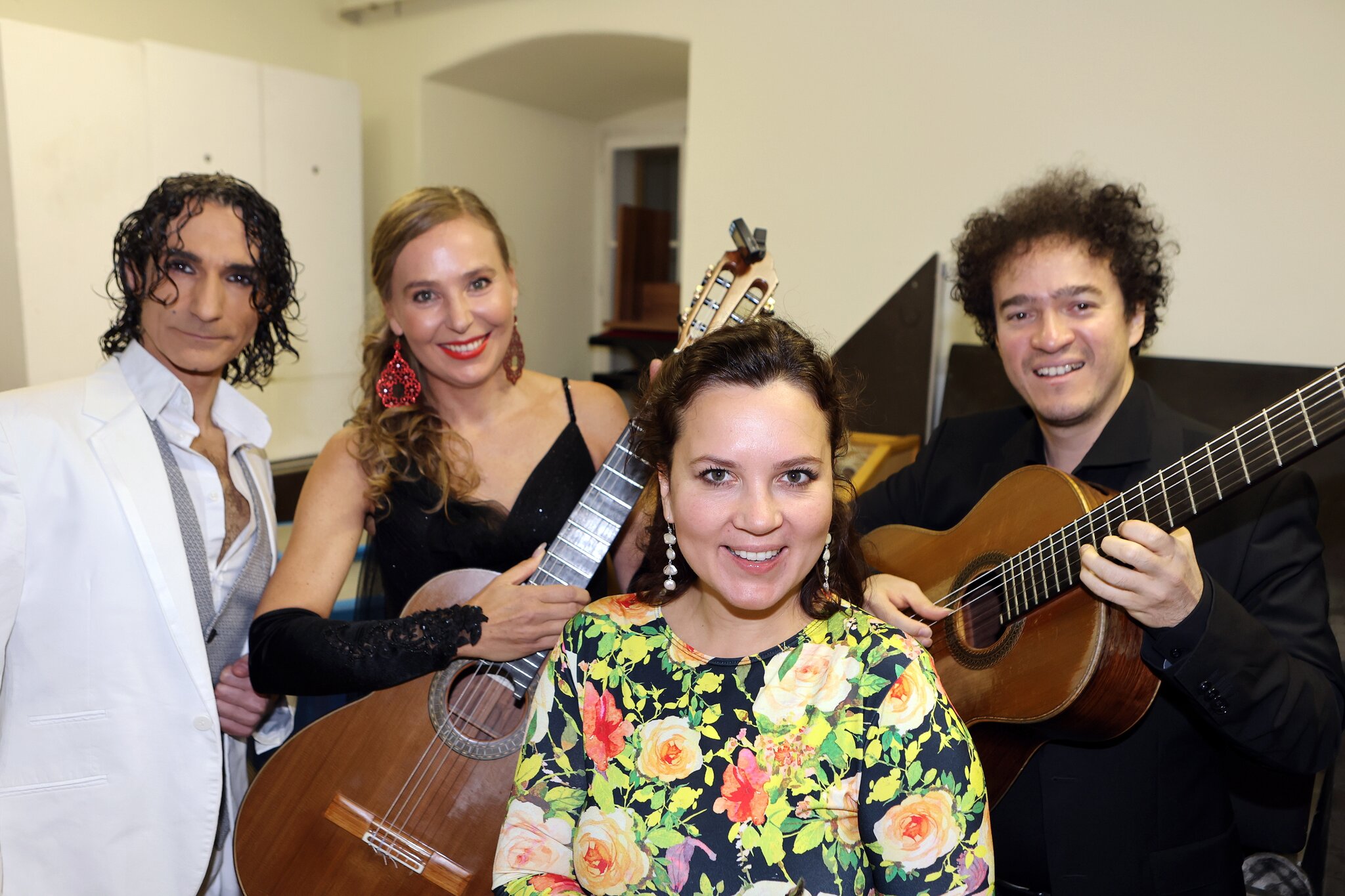 Tanz-der-Gitarren-im-Amthof