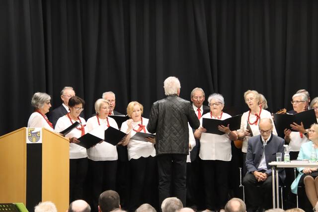 Der Volkschor Güssing sang unter der Leitung von Karl Mandl. | Foto: Martin Wurglits