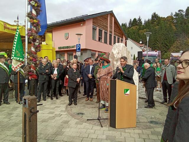 Offizielle Eröffnung des Maxlaunmarktes          am Sonntag am Festplatz in Anwesenheit vieler Ehrengäste. | Foto: Anita Galler