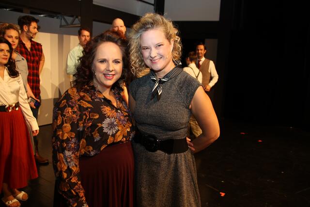 Corina Maresch mit Anne-Kathrin Blind.