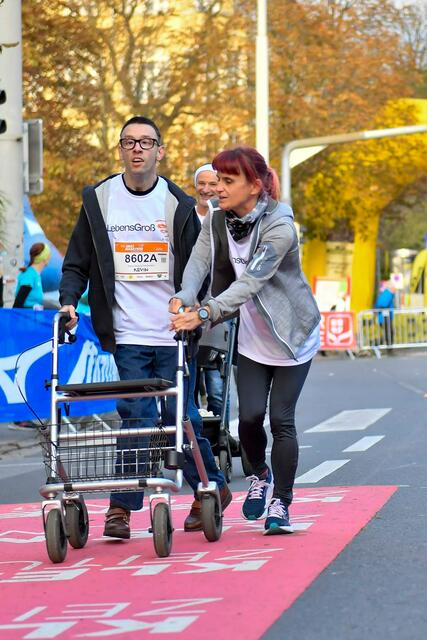 Den ganzen Tag über unterstützte LebensGroß, die Institution zur Förderung von beeinträchtigte Jugendlichen, die Läuferinnen und Läufer. | Foto: grazmarathon/gepa