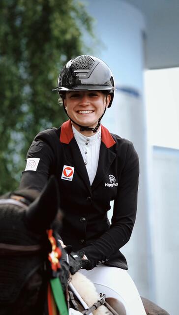 Lea Siegl darf sich über einen starken Sieg in Frankreich freuen. | Foto: EQ Equestrian Management