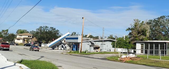 Alle Schäden sind von Dunedin und Umgebung, ungefähr 61 miles (100 Kilometer) vom Zentrum des Hurricanes entfernt. "In Sarasota war es viel schlimmer", so Henson. | Foto: Privat