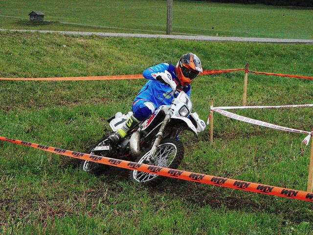 
Bernhard Walzer auf seiner 2-Takt-KTM 300, Bj. 1990.