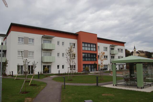 Der dreigeschoßige Zubau zum bestehenden Komplex wurde von der Oberwarter Siedlungsgenossenschaft errichtet. | Foto: Martin Wurglits